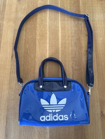 Adidas Lack Handtasche, blau, neuwertig, Top Zustand!