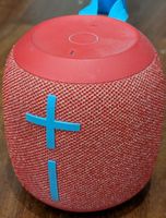 Altoparlante portatile Ultimate Ears rosso usato