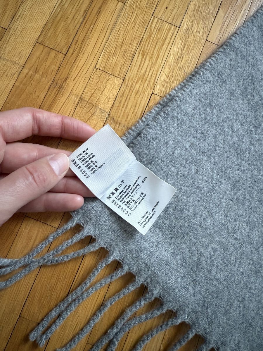 Acne Studios Foulard & Sciarpe: Acne Studios wool scarf – Usato da Nyon venduto da dasha107 2