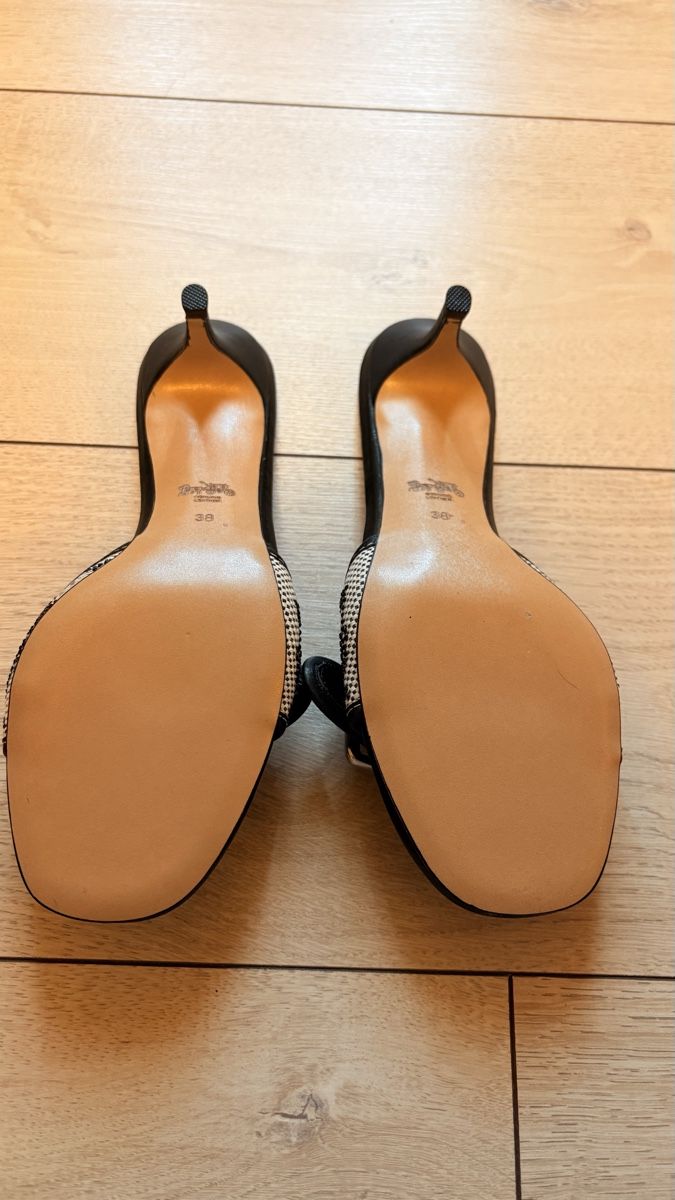Coach Chaussures hommes: Black coach kitten heels – Neuf (Voir description) à Oberriet SG par pin_wv7r 3