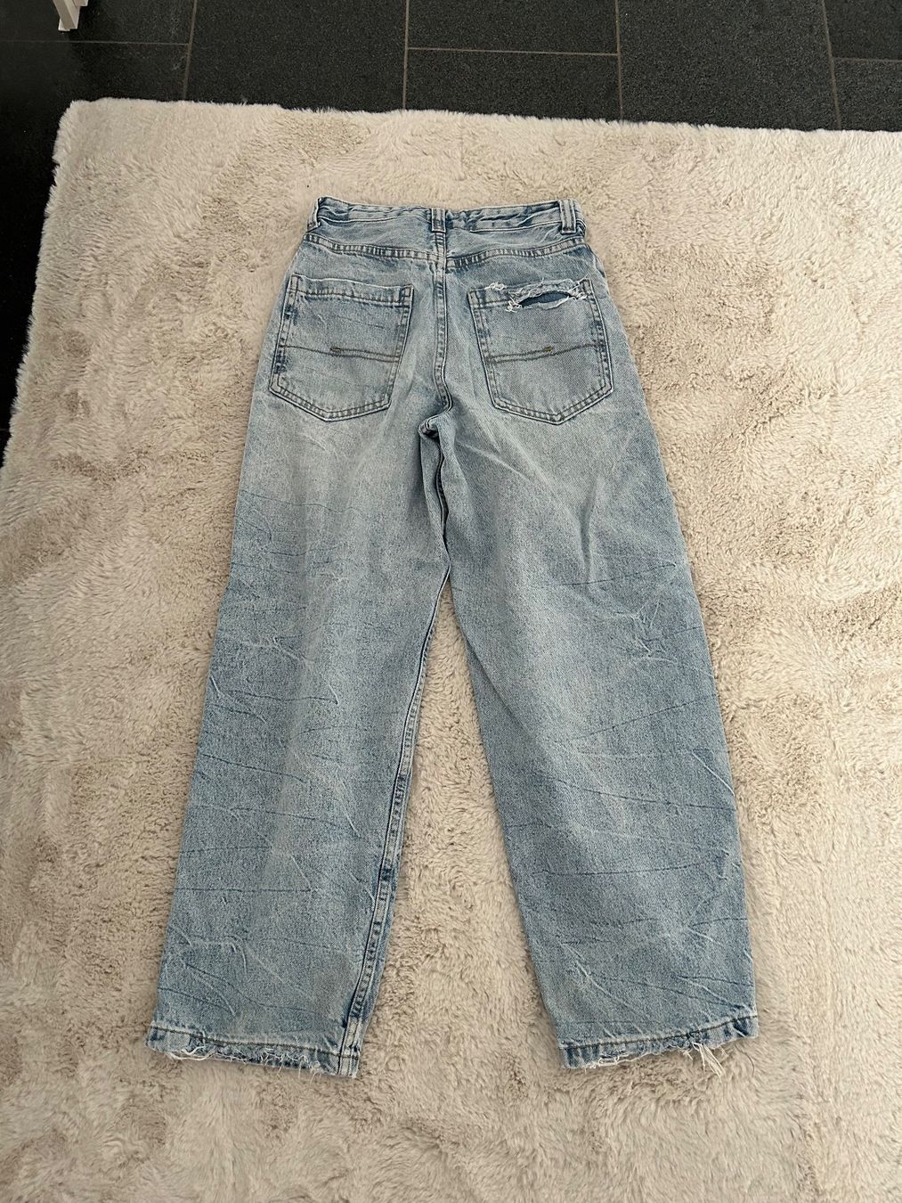 Bershka Jeans: Bershka Jeans Grösse 34 – Usato da Zizers venduto da Neka19 1