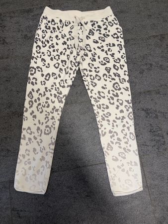 Neue, ungetragene Juvia Jogger, M, animal print