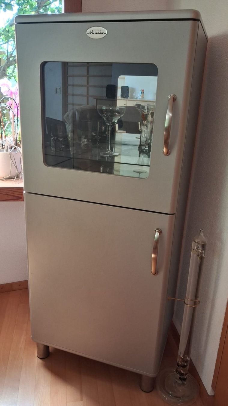 Vetrine: Retro Bar Malibu Schrank Glas silberfarben – Usato da Magden venduto da OVONATOR 1
