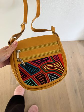 Umhaengetasche Leder  mit Mola-Design guter Zustand