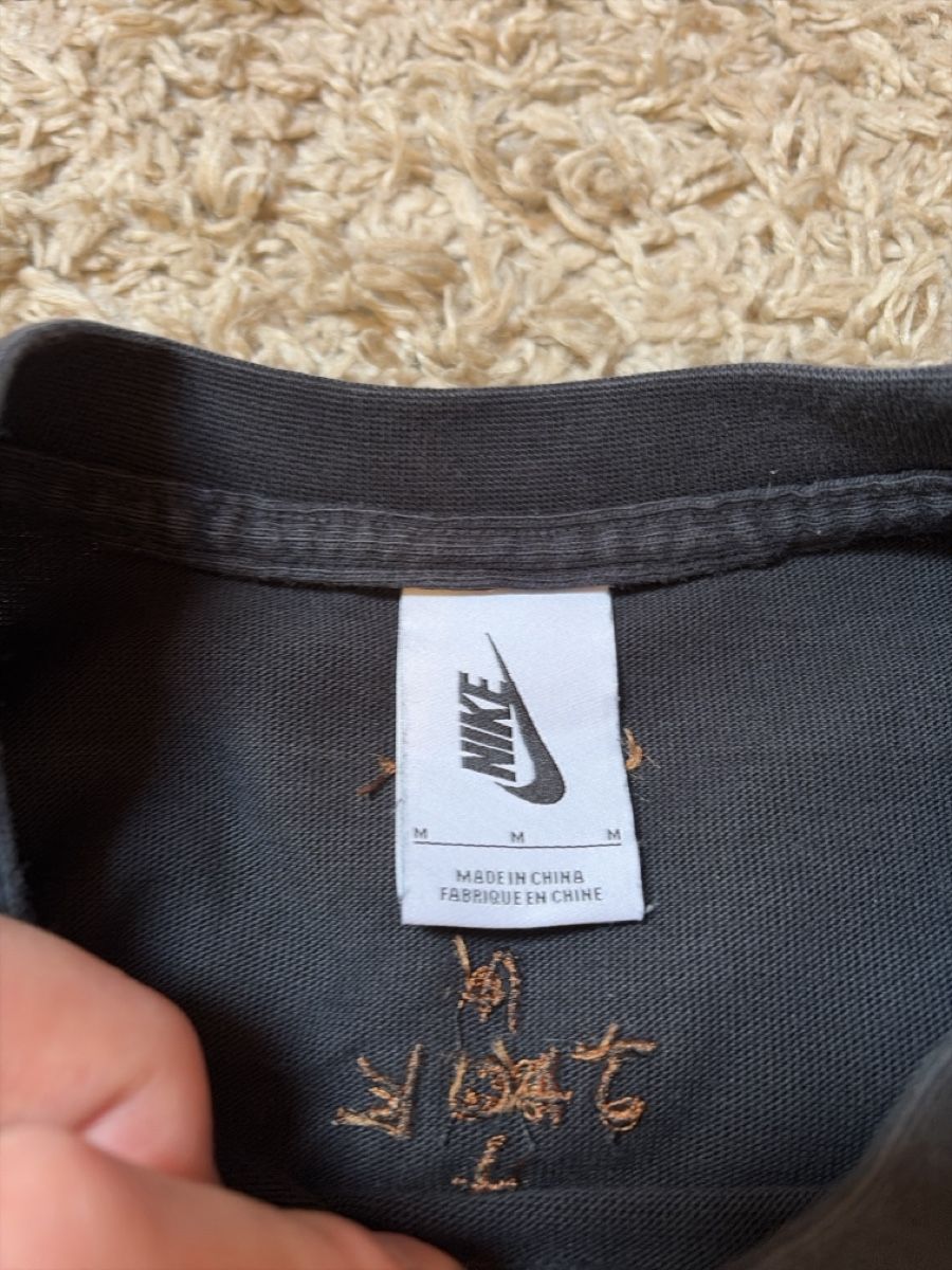 Nike T-shirt: Nike X Travis Scott Tshirt Schwarz  – Usato da Visperterminen venduto da lgresell 2