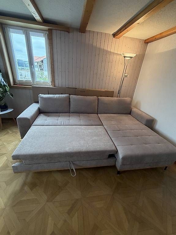 Divani: Beiges Ecksofa mit Bettfunktion – Usato da Plasselb venduto da Bertha_ 2