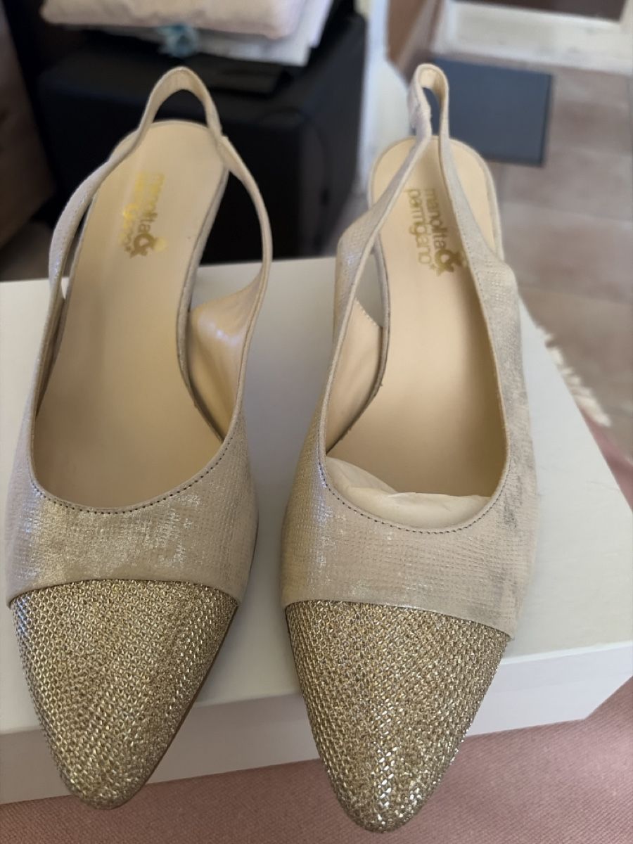 Scarpe da donna: Chaussures slingback dorées état comme neuf – Nuovo (secondo la descrizione) da Vésenaz venduto da dul_xq5k 4