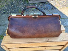 schöne antike Doktortasche