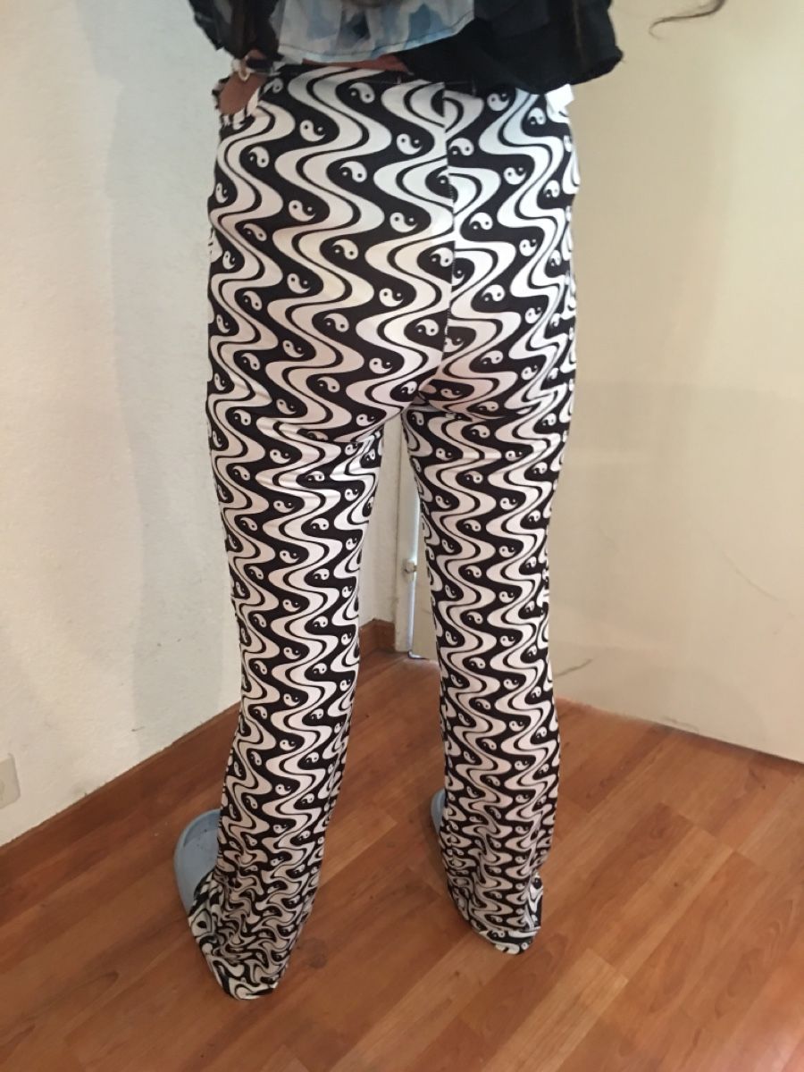 Pantaloni: Ying Yang Hose - Groovy Style - Pull& Bear - Größe S – Nuovo (secondo la descrizione) da Le Grand-Saconnex venduto da christianbmarx 3