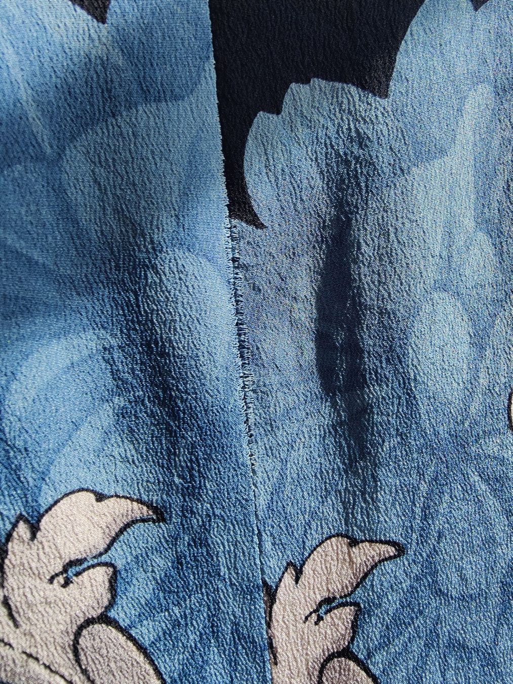 Chemisiers: Vintage Pure Silk Patterned Blouse with Chains – D'occasion à La Tour-de-Peilz par dAutrefois 9