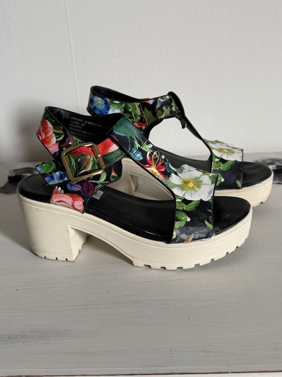 Steve Madden Chaussures femmes: Sandales Steve Madden taille 36 – Neuf (Voir description) à Dombresson par feline_ne