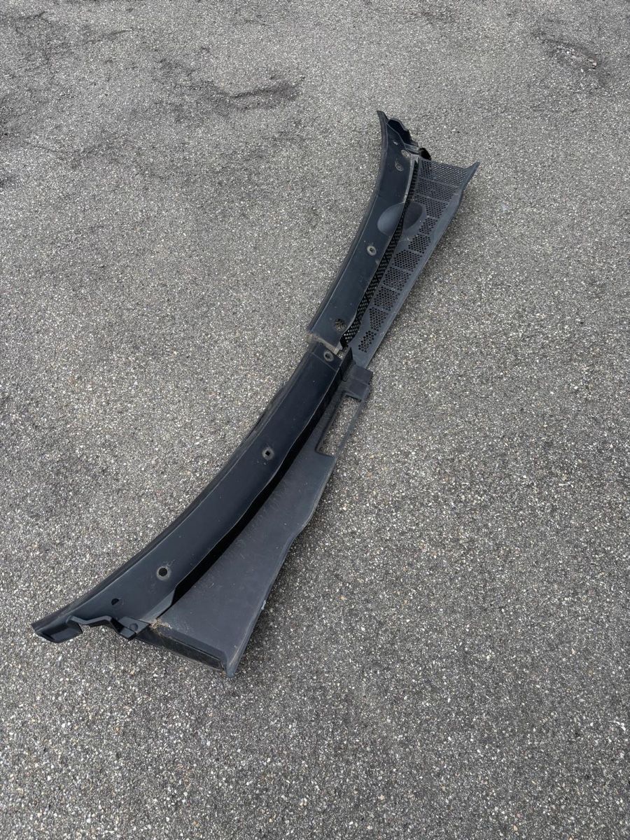 Volkswagen Alle Autoersatzteile: Vw Golf 3 jg 1996 Wasserkastenabdeckung – Gebraucht aus Engelburg von tho_lv8y 2