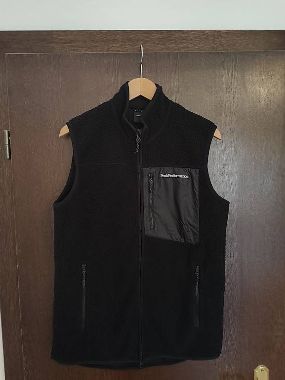 Gilets & Westen: Peakperformance Fleece Vest black size M – Gebraucht aus Carona von ufd_ncr8