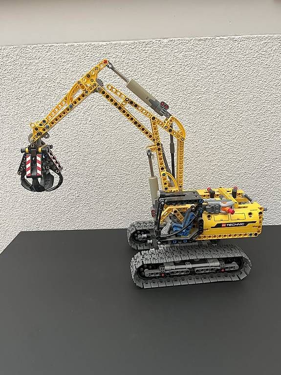 Baukästen: Legotechnik Raupenbagger 42006 – Gebraucht aus Schötz von joe_q9dn 1
