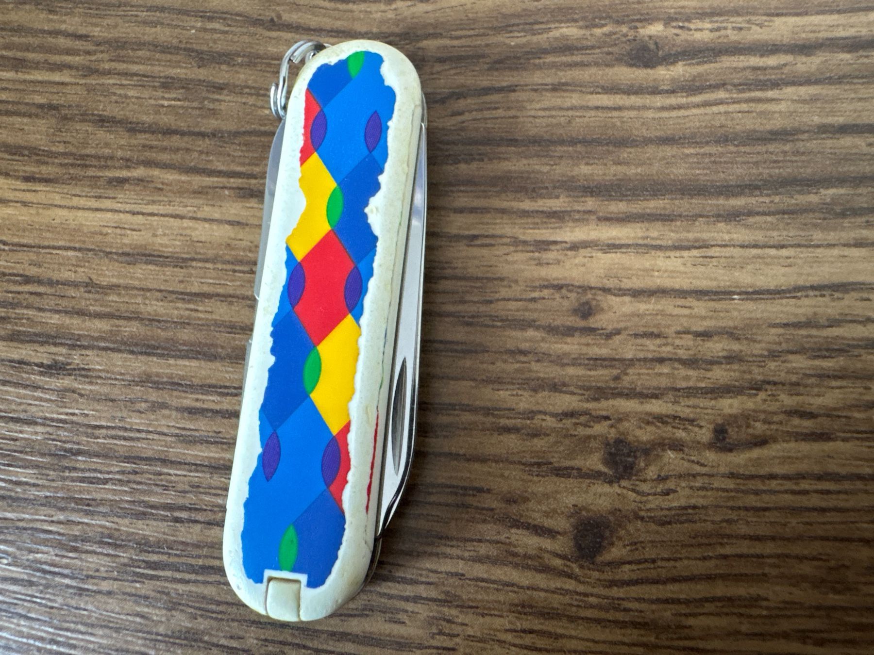 Victorinox Taschenmesser: VICTORINOX - Classic Limited Edition 2012 - Yustaposed – Gebraucht aus Andwil SG von Rainboli 9