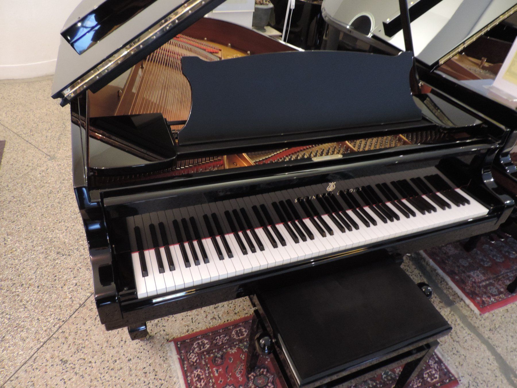 Steinway Musikinstrumente: Steinway & Sons O-180, Revidiert – Gebraucht aus Bern von Heutschipiano 1