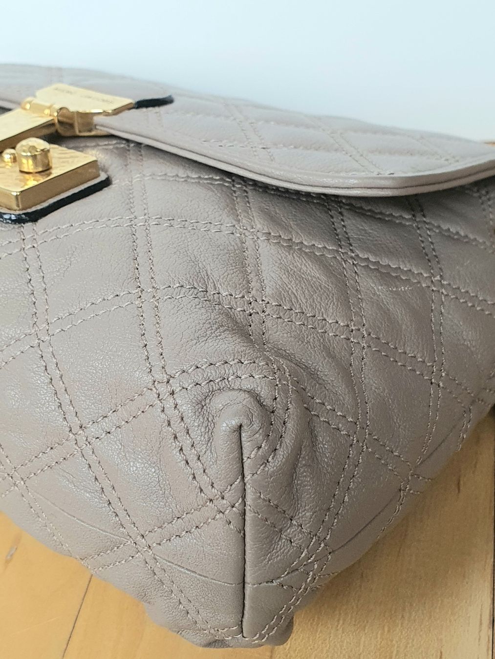 Marc Jacobs Borse da donna: Marc Jacobs Schultertasche Soft Leder Taupe – Usato da Niederteufen venduto da Mira_72 5