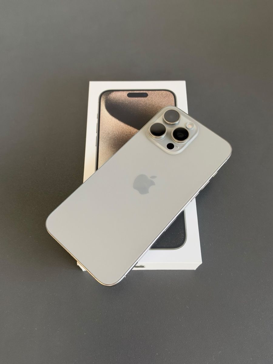 Apple Portables: Smartphone Apple iPhone 15 Pro  – D'occasion à Carabbia par lou_djg8