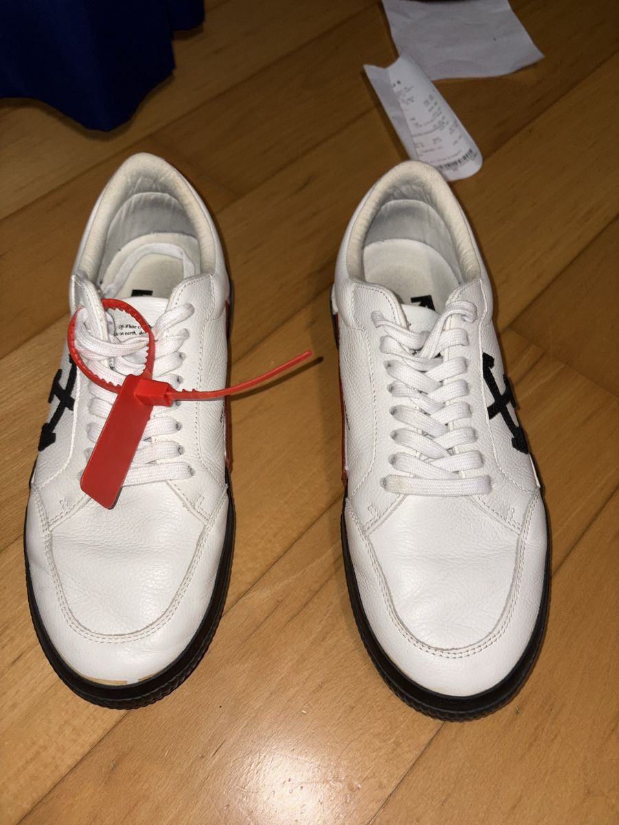Off-White Scarpe da uomo: OFF WHITE VULC LOCO STRIPE Sneaker – Usato da Hünenberg venduto da den_b5bc 1