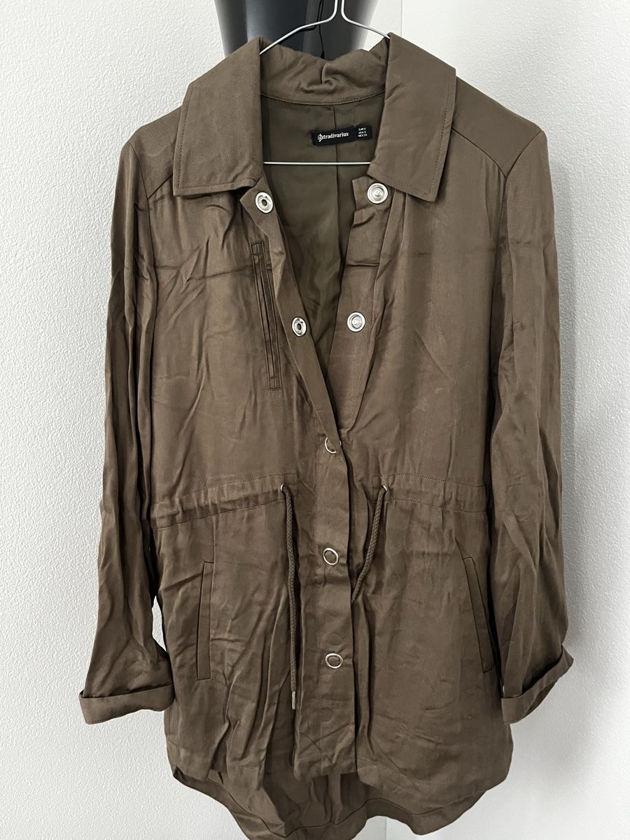 Stradivarius Giacche: Jacke olivegrün Gr. S von Stradivarius – Nuovo (secondo la descrizione) da Hinwil venduto da dire07