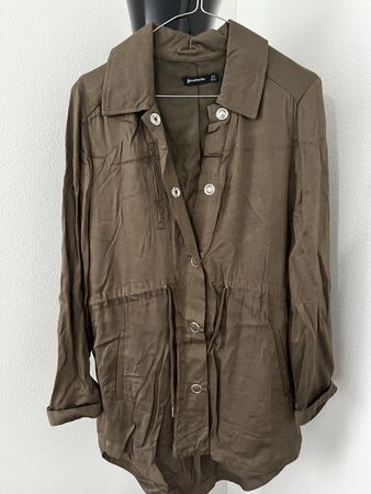 Jacke olivegrün Gr. S von Stradivarius