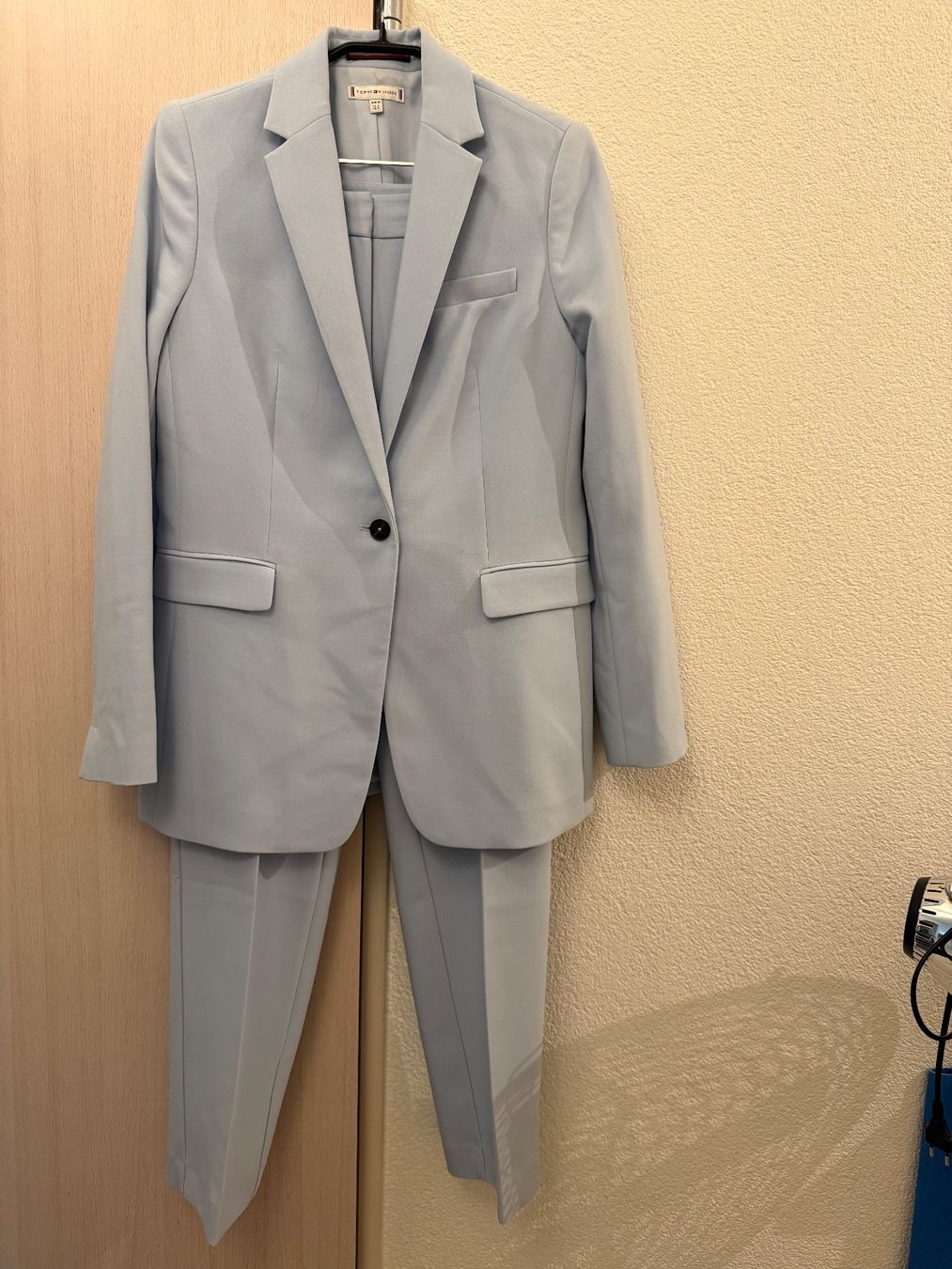 Tommy Hilfiger Kleiderpakete: TOMMY HILFIGER DAMENSET – Gebraucht aus Zürich von flo_7cvq