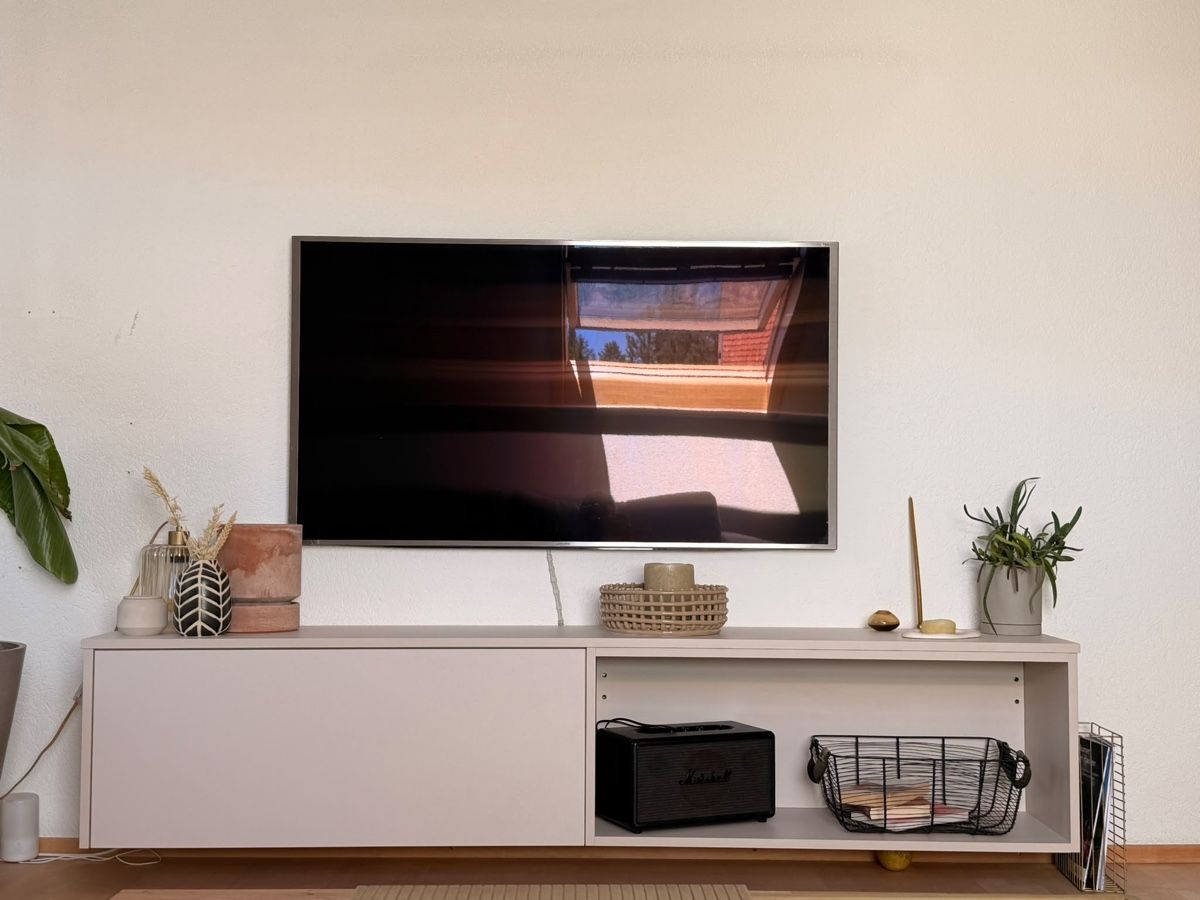TV Möbel: TV-Kommode in Sand matt  – Gebraucht aus Riedikon von Torino99 1