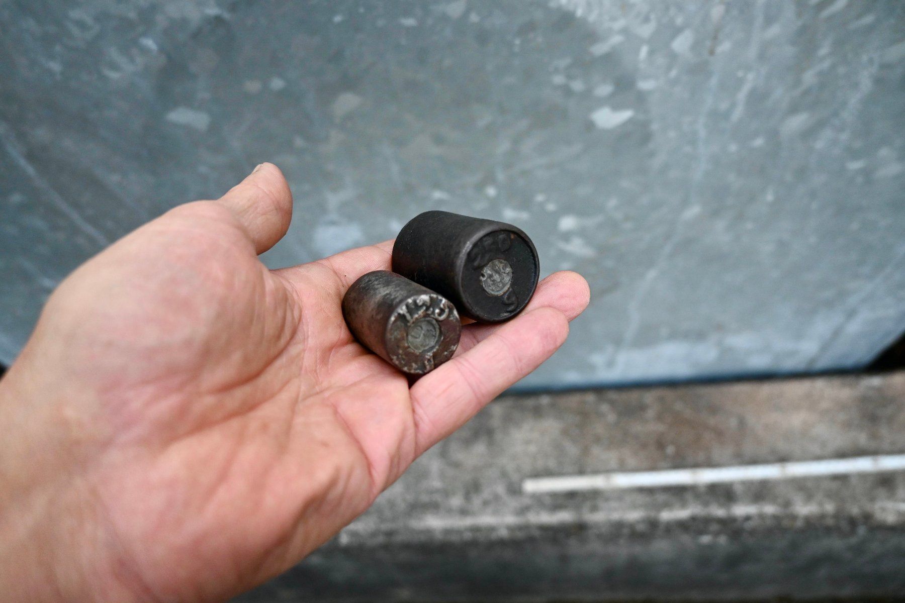 Bilance e pesi: 2 ANTIKE Gewichte 250 & 125 Gramm gemarkt 1 – Usato da Pfaffhausen venduto da mono_rec 8