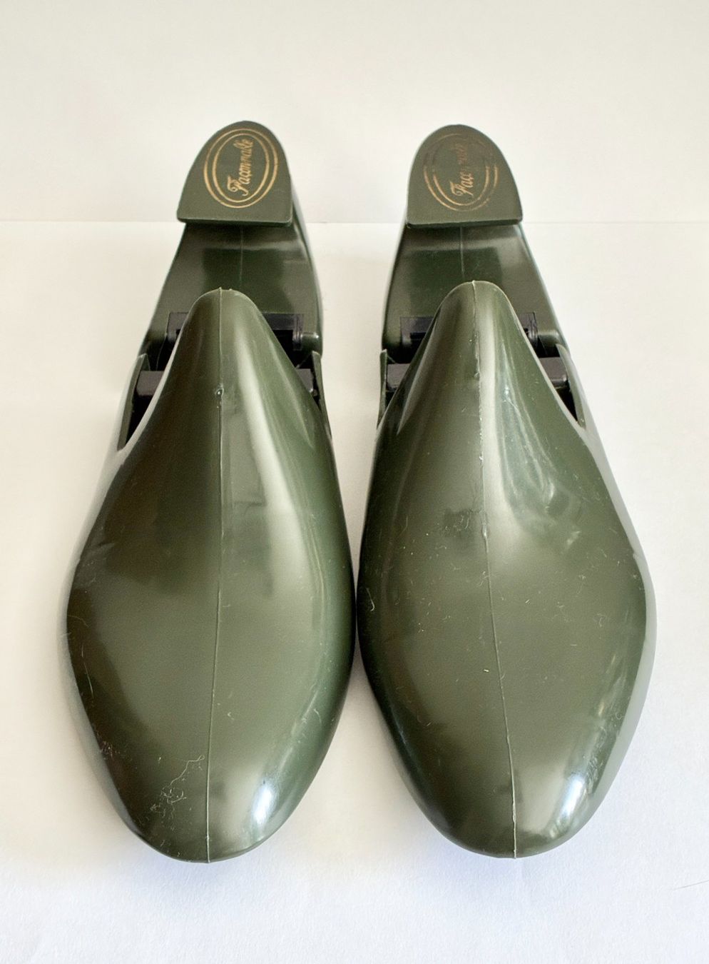 Scarpe da uomo: Vintage Kunststoff Schuhspanner "Faconnable" Milano Gr.43/44 – Usato da Kloten venduto da Nephty 5