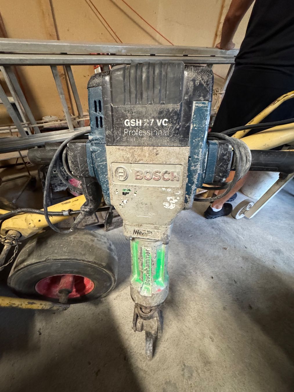 Boschung Tutte le macchine: Bosch Profesional.  GSH 27 VC – Usato da Neuenegg venduto da trimi1988 2