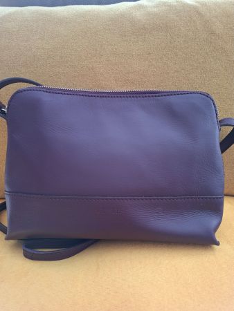 Sac bandoulière cuir violet modèle Kiomi, neuf