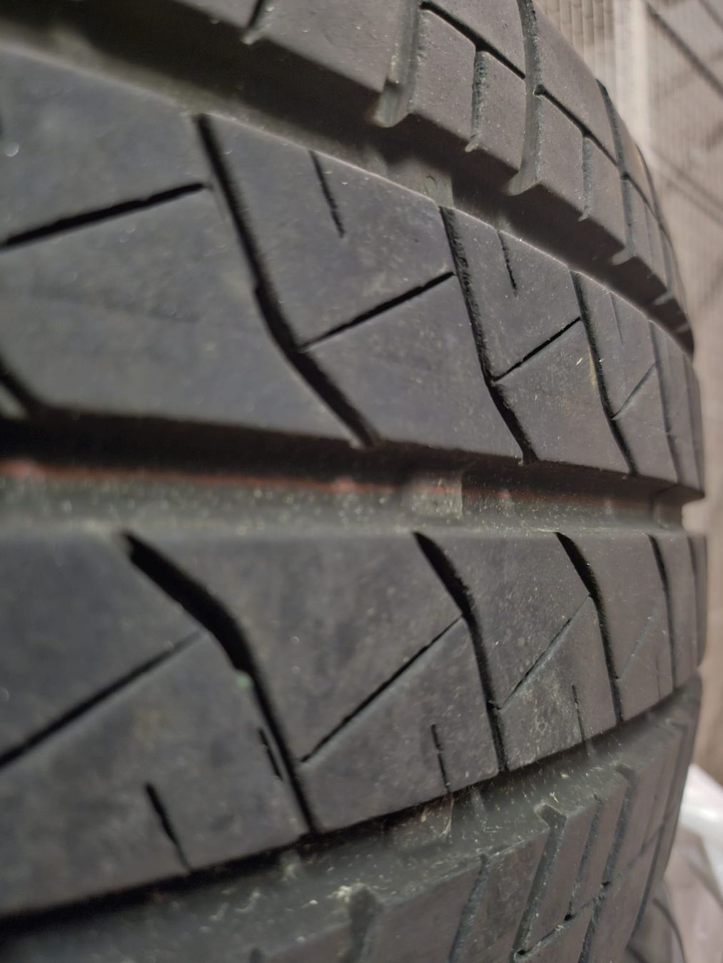 Pneumatici & Ruote complete: Bridgestone 215/60 R17 C Sommerpneu – Usato da Volketswil venduto da true_story 1