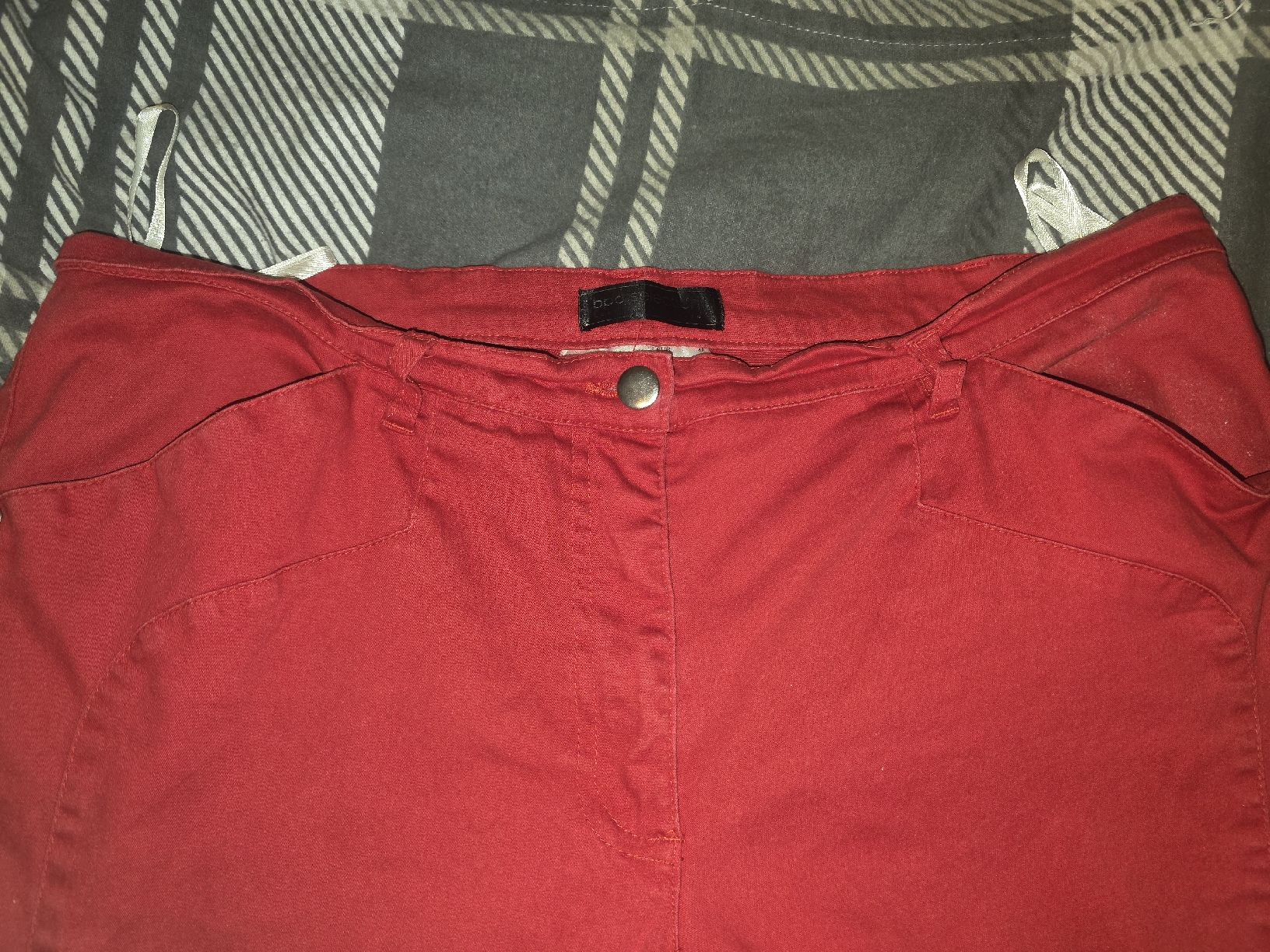 Pantaloni: Rote Damen Hose, Gr. 46 – Nuovo (secondo la descrizione) da Kriens venduto da Caroline_Schweiz 2