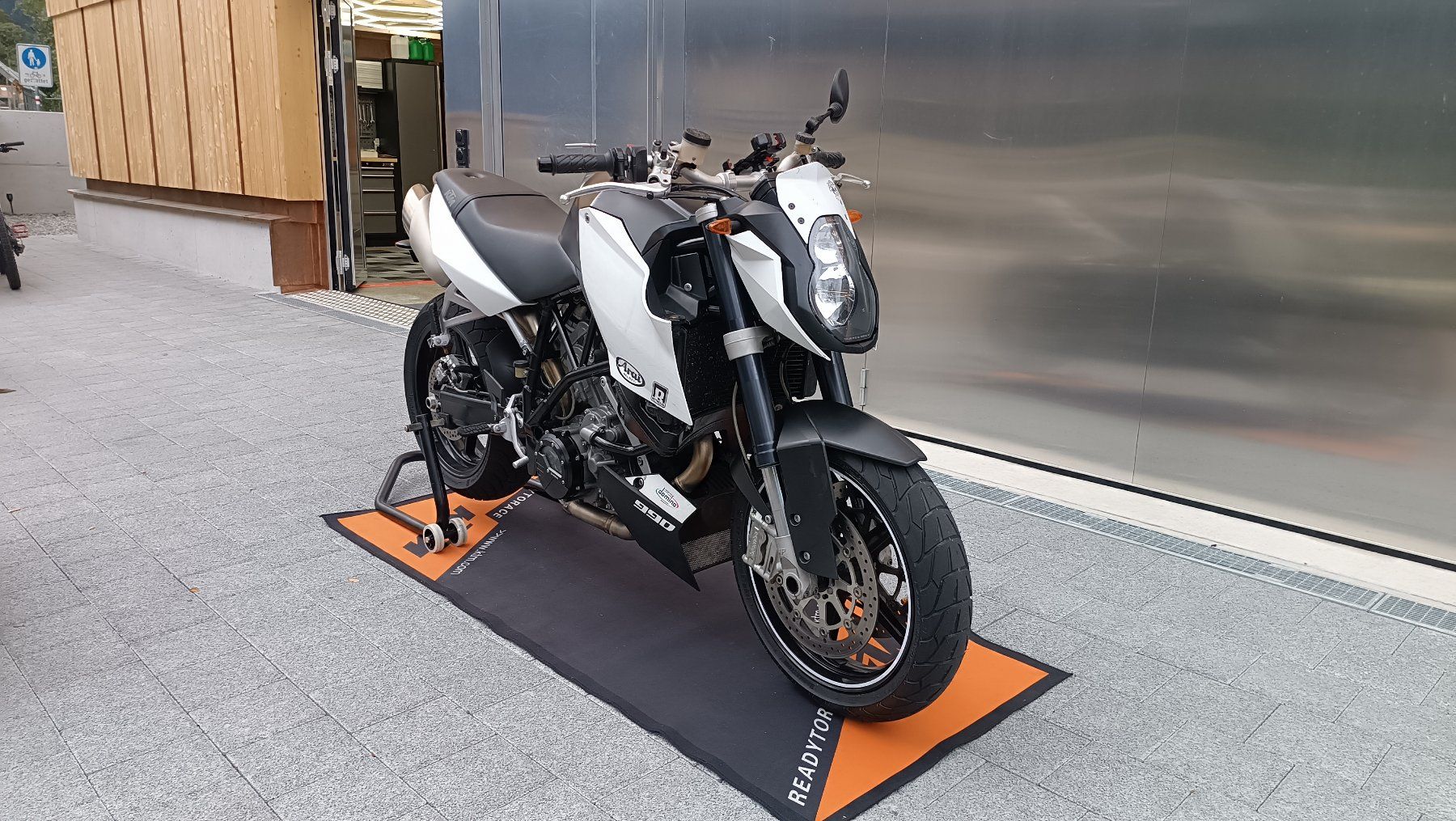 KTM Strada: KTM 990 Superduke Rottweiler – Usato da Flüelen venduto da Iwi5 1
