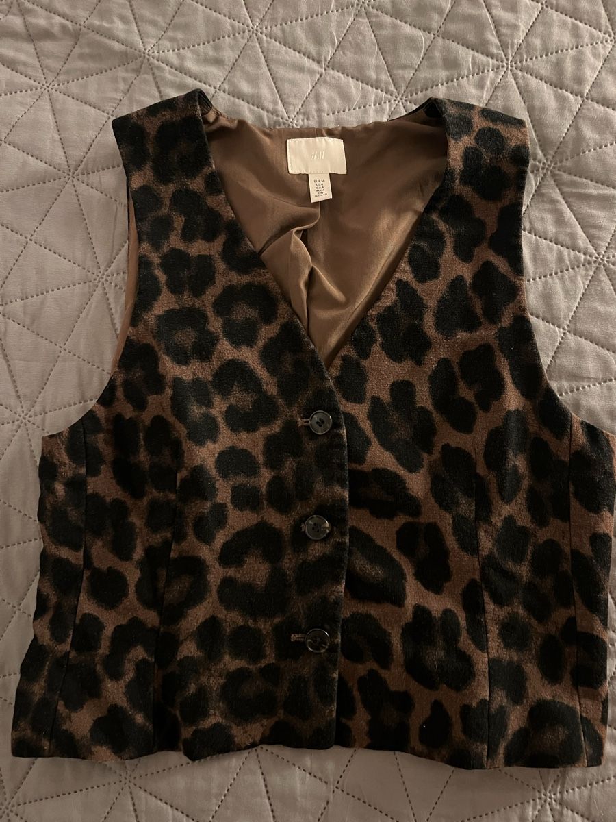 H&M Top: Top H&M – Nuovo (secondo la descrizione) da Embrach venduto da lar_nlf5