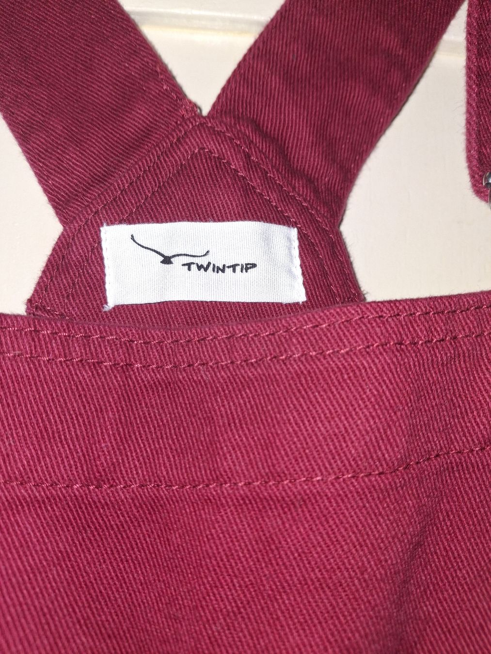Pantaloni: Rote Latzhose von Twintip – Usato da Solothurn venduto da Mayla92 1