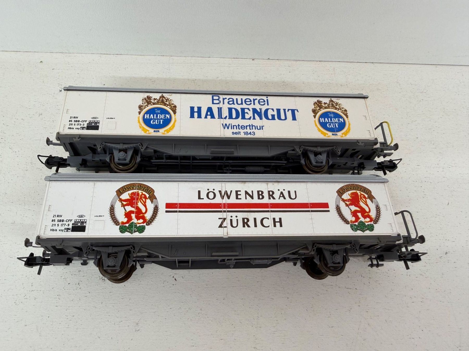 Roco Modellini di ferrovie: Roco 46170 + 4042 Güterwagen / SBB / Schiebewandwagen – Usato da Büsserach venduto da ModellbahnDepot 1