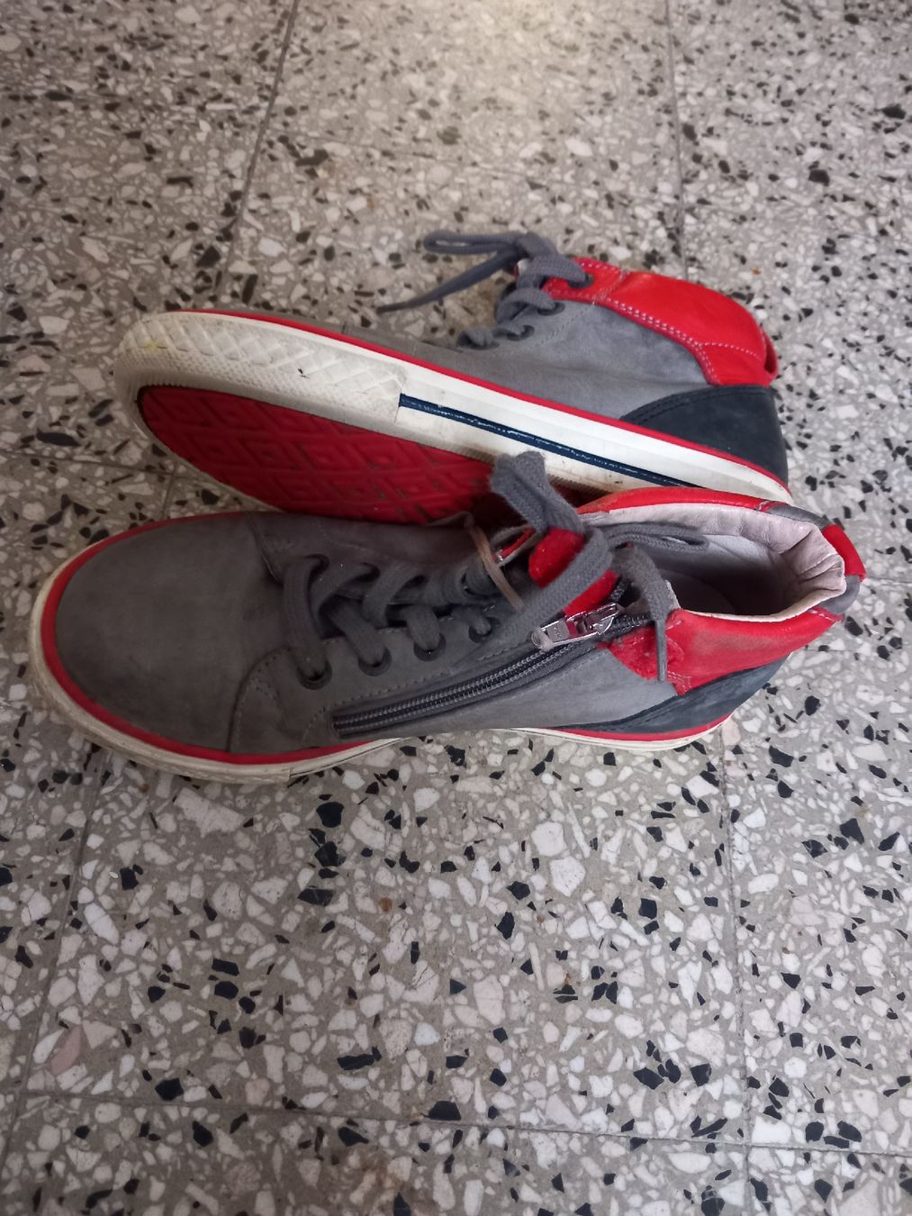 Scarpe per ragazzi: chaussures 33 – Usato da Courrendlin venduto da tititchoun 2