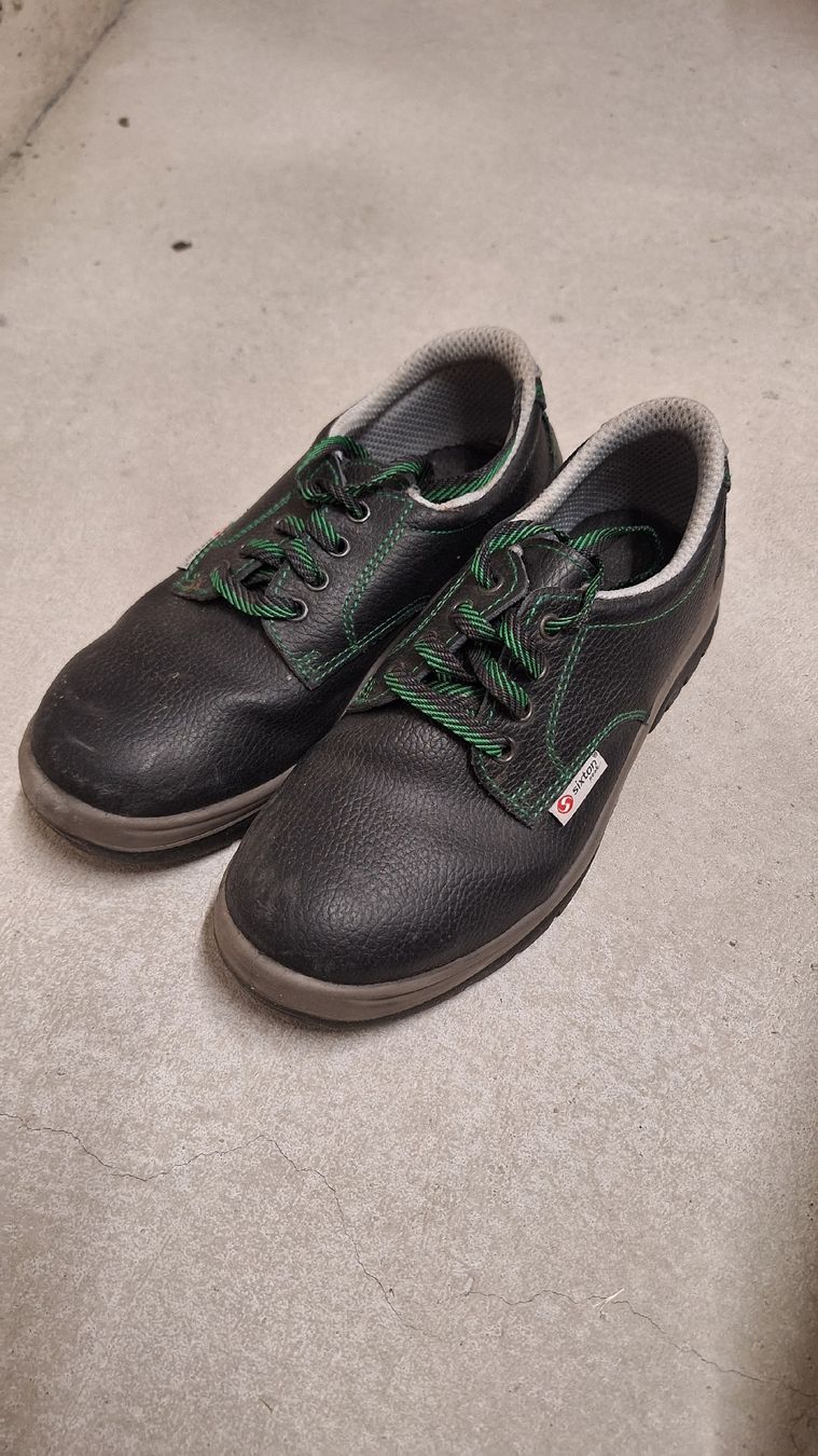 Herrenschuhe: Stahlkappenschuhe gr. 38 – Gebraucht aus Rottenschwil von vani.b