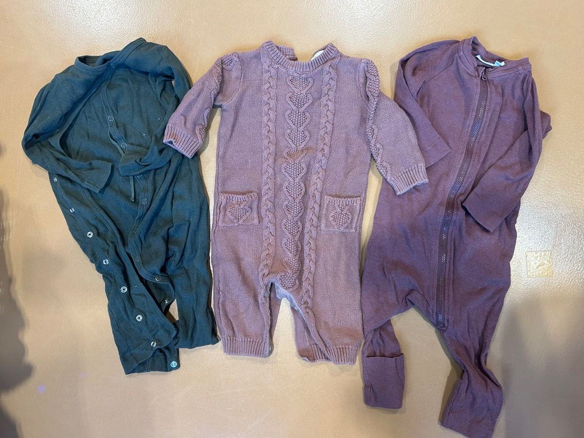 Lotti & Set di vestiti: Lot d’habits bébé taille 74 – Usato da Estavannens venduto da cel_l6mn 1