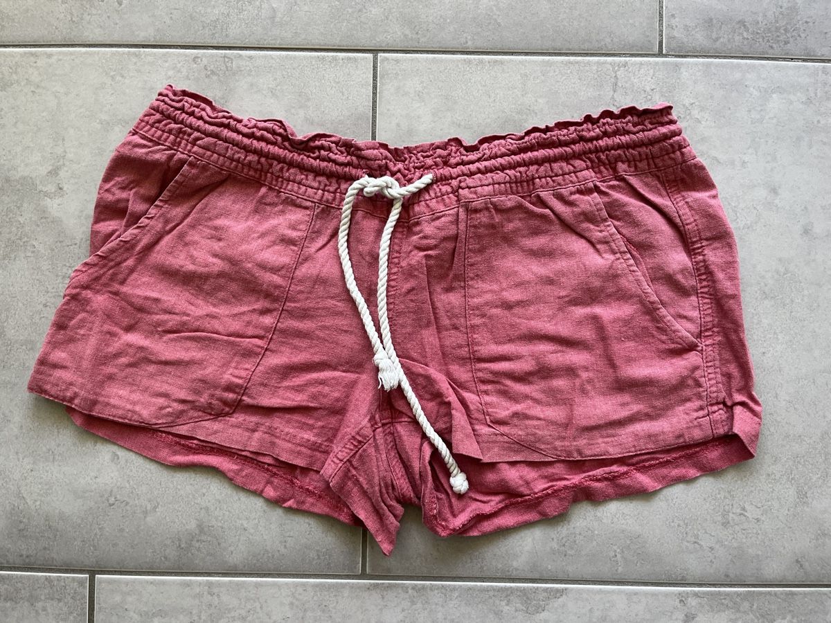 Roxy Pantaloni: Leinen-Shorts ROXY Gr. M – Usato da Thun venduto da Dak5
