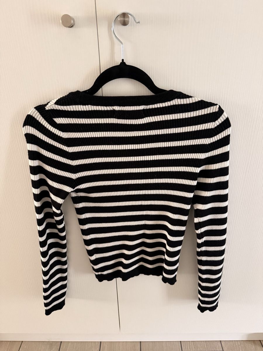 Primark Maglioni & Felpe: Pull rayé noir et blanc Primark, taille S - Parfait! – Nuovo (secondo la descrizione) da Granges VS venduto da Anila.r 1