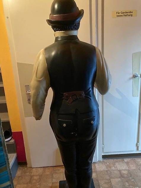 Statuette: Butler – Usato da Böbikon venduto da Mondi2 2