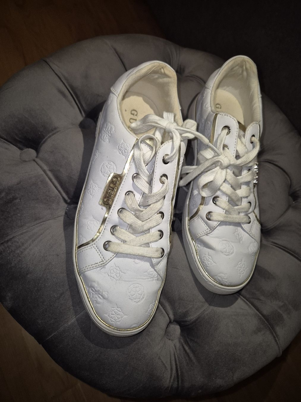 Guess Scarpe da donna: Guess Sneaker – Usato da Zofingen venduto da kar_9jfg 2