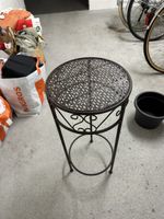 Pflanzensäule Metall braun rund mit Blumenmuster gebraucht