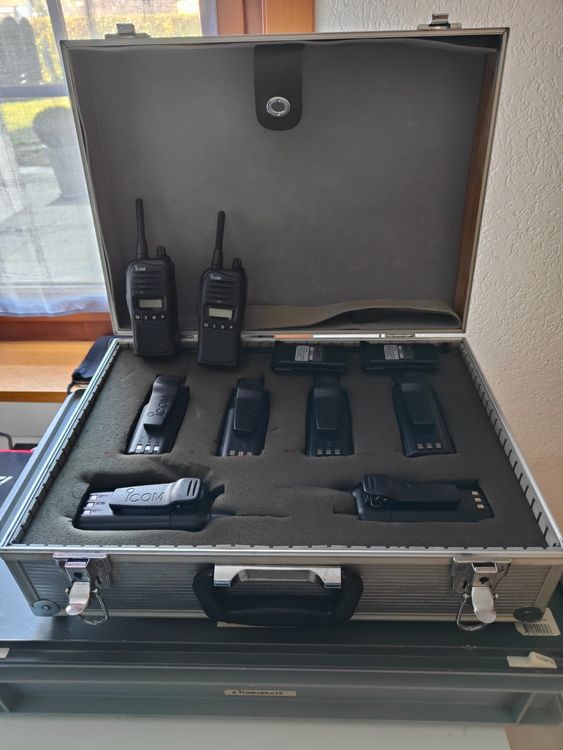 Icom Funkgeräte und Zubehör (Gebraucht) in Courgevaux für CHF 450 – nur ...