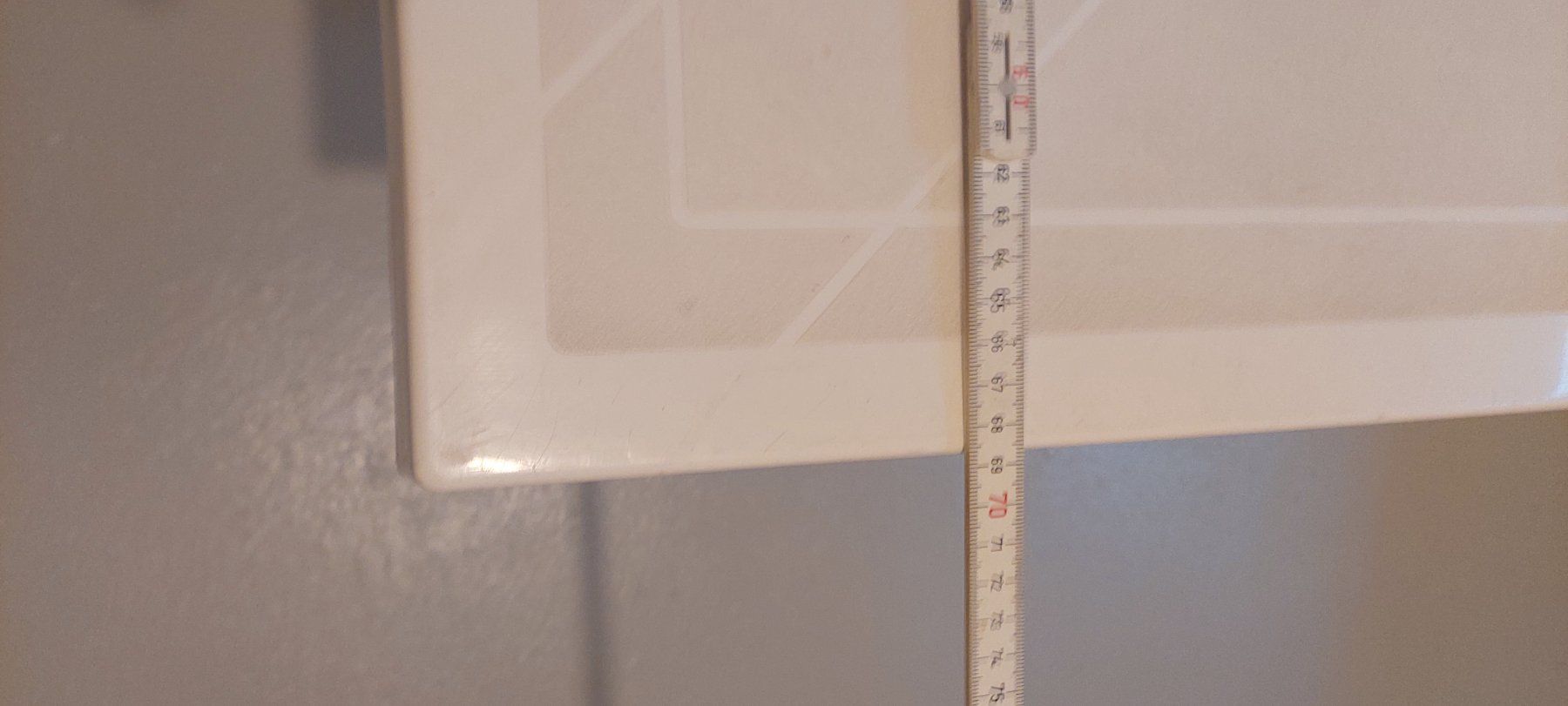Tavoli: Gartentisch weiss 73cm hoch 69x69cm breit – Usato da Rotkreuz venduto da Dabmu 3