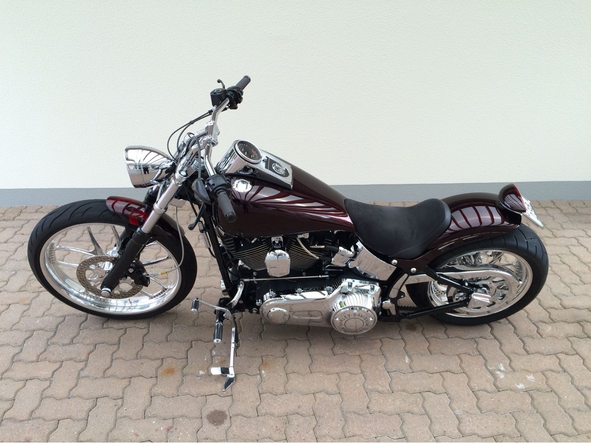Harley-Davidson Chopper: Harley Davidson FXSTC Softail Custom – Usato da Nidau venduto da Graschi 1