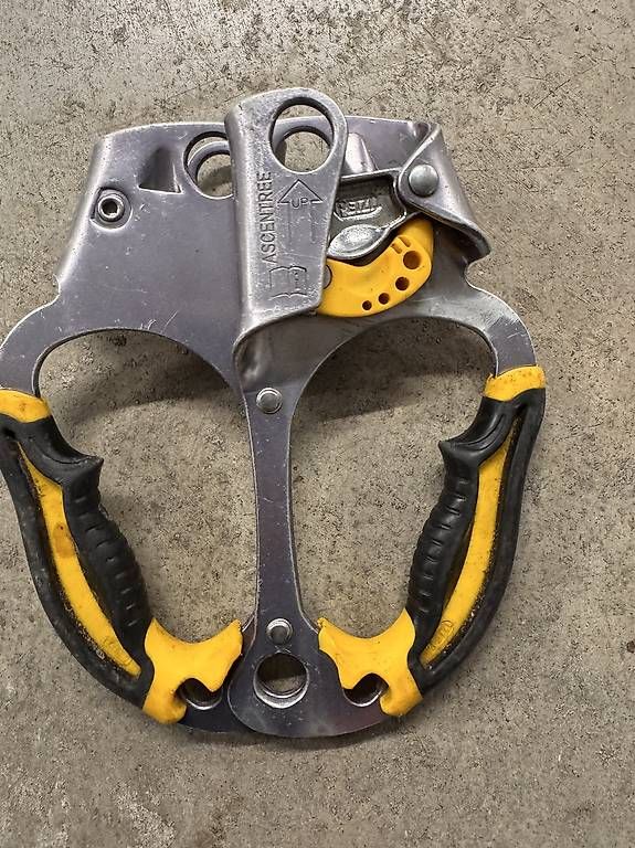 Attrezzatura da arrampicata: Poignée double Petzl – Usato da versoix venduto da Nicolas_Moreno 3