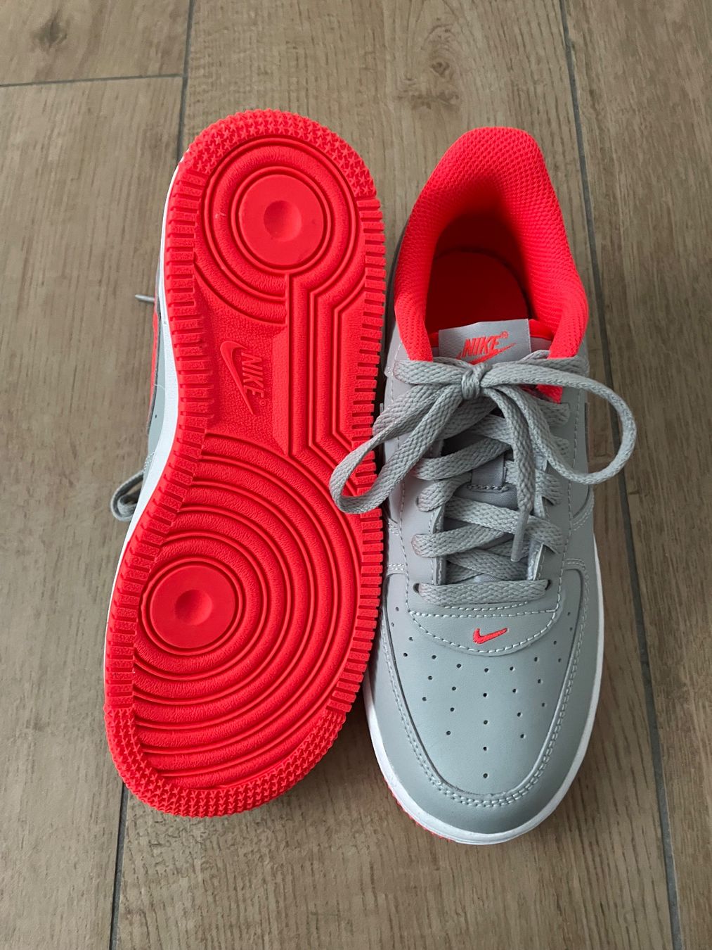 Nike Scarpe per ragazzi: Nike Air Force 1 Gr. 34 NEU – Nuovo e nell'imballaggio originale da Waltenschwil venduto da hansnine 5